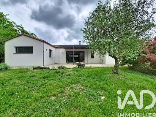 Maison de plain-pied à vendre 288 000 € 5 pièces 4 chambres 140 m² 3 171 m² de terrain Laburgade 46230