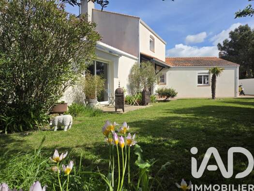 Maison à vendre 595 000 € 6 pièces 4 chambres 255 m² 1 151 m² de terrain Le Fenouiller 85800