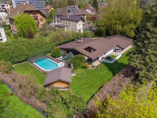 Maison à vendre 620 000 € 4 pièces 3 chambres 170 m² 1 787 m² de terrain Centre Ville Cluses 74300