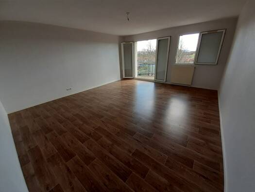 Appartement à louer 656 € 2 pièces 1 chambre 75 m² Étage 1/1 Certines 01240