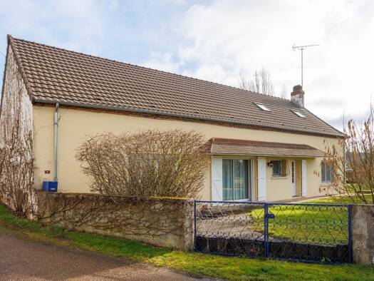 Maison à vendre 179 000 € 6 pièces 4 chambres 150 m² 2 900 m² de terrain Saint-Agnan 71160