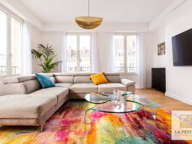 Appartement à louer 1 590 € 5 pièces 3 chambres 135 m² Étage 4/5 Valenciennes 59300