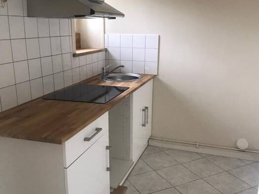 Appartement à louer 650 € 2 pièces 1 chambre 48 m² Étage 3/3 Bregille Besançon 25000