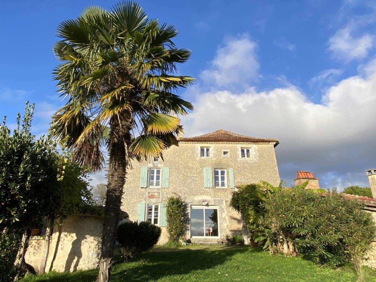 Maison à vendre, 160m², MONTMOREAU SAINT CYBARD