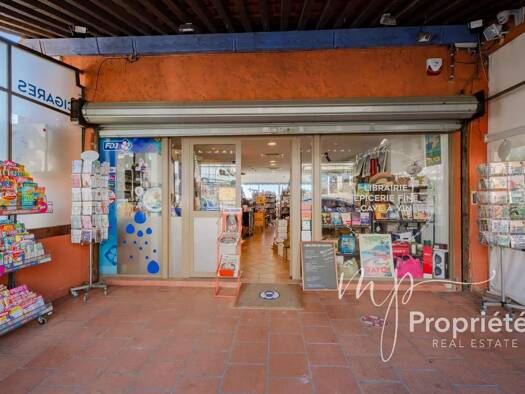 Boutique à vendre Fonds de commerce 683 000 € 2 pièces 75 m² de surface de vente Rayol-Canadel-sur-Mer 83820