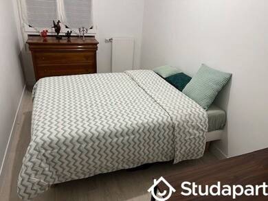 Appartement à louer 470 € 1 pièce 1 chambre 11 m² 2ème étage Ermitage-Nacelle Papeterie Corbeil-Essonnes 91100