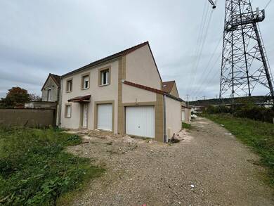 Maison à louer 9 000 € 23 pièces 20 chambres 441 m² 2 500 m² de terrain Porcheville 78440