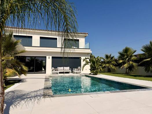 Villa à vendre 1 059 000 € 5 pièces 4 chambres 194,88 m² 805 m² de terrain Nord RN Puget-sur-Argens 83480