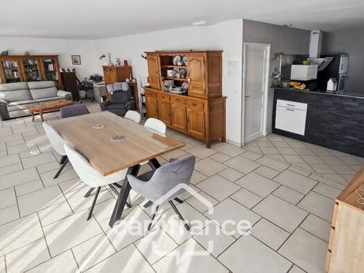 Maison à vendre 250 000 € 9 pièces 6 chambres 184 m² 800 m² de terrain Ouroux-sur-Saône 71370