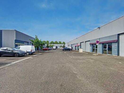 Entrepôt à vendre 169 900 € 72 m² d'espace de stockage Tresses 33370