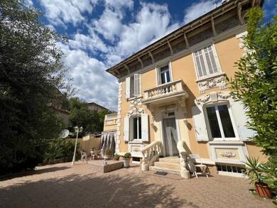 Hôtel particulier à vendre 1 390 000 € 9 pièces 8 chambres 199,4 m² 319 m² de terrain Vallergues Cannes 06400