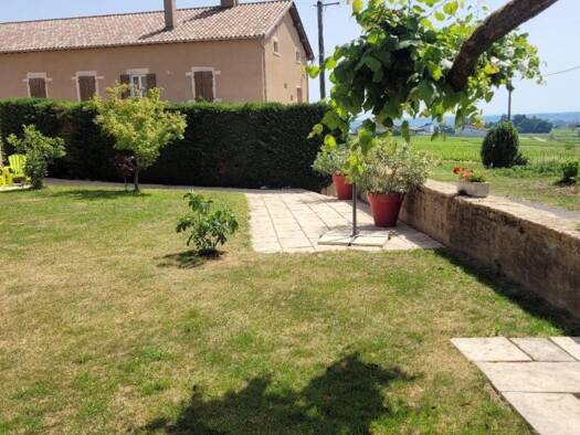 Maison à louer 1 050 € 6 pièces 5 chambres 174 m² dès le 28/06/2026 Belleville-en-Beaujolais 69220