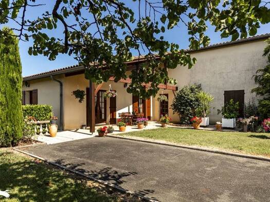 Maison à vendre 305 950 € 6 pièces 5 chambres 174 m² 1 618 m² de terrain Branne 33420