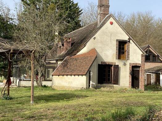 Maison à vendre 174 900 € 4 pièces 2 chambres 104 m² 2 972 m² de terrain Charny Orée de Puisaye 89120