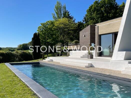 Maison à vendre 750 000 € 6 pièces 3 chambres 145 m² 6 280 m² de terrain Bussy en Othe 89400