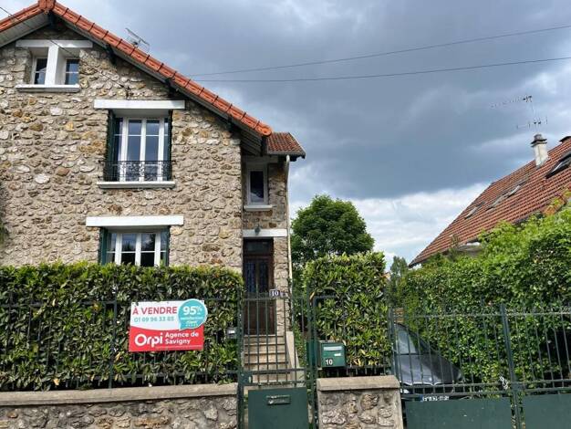 Maison à vendre 305 000 € 3 pièces 2 chambres 65,1 m² 271 m² de terrain Charles de Gaulle-Gambetta Savigny-sur-Orge 91600