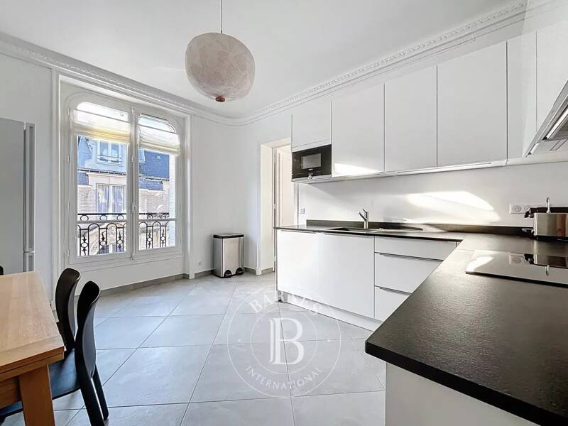 Maison à louer, 126m², PARIS 16E