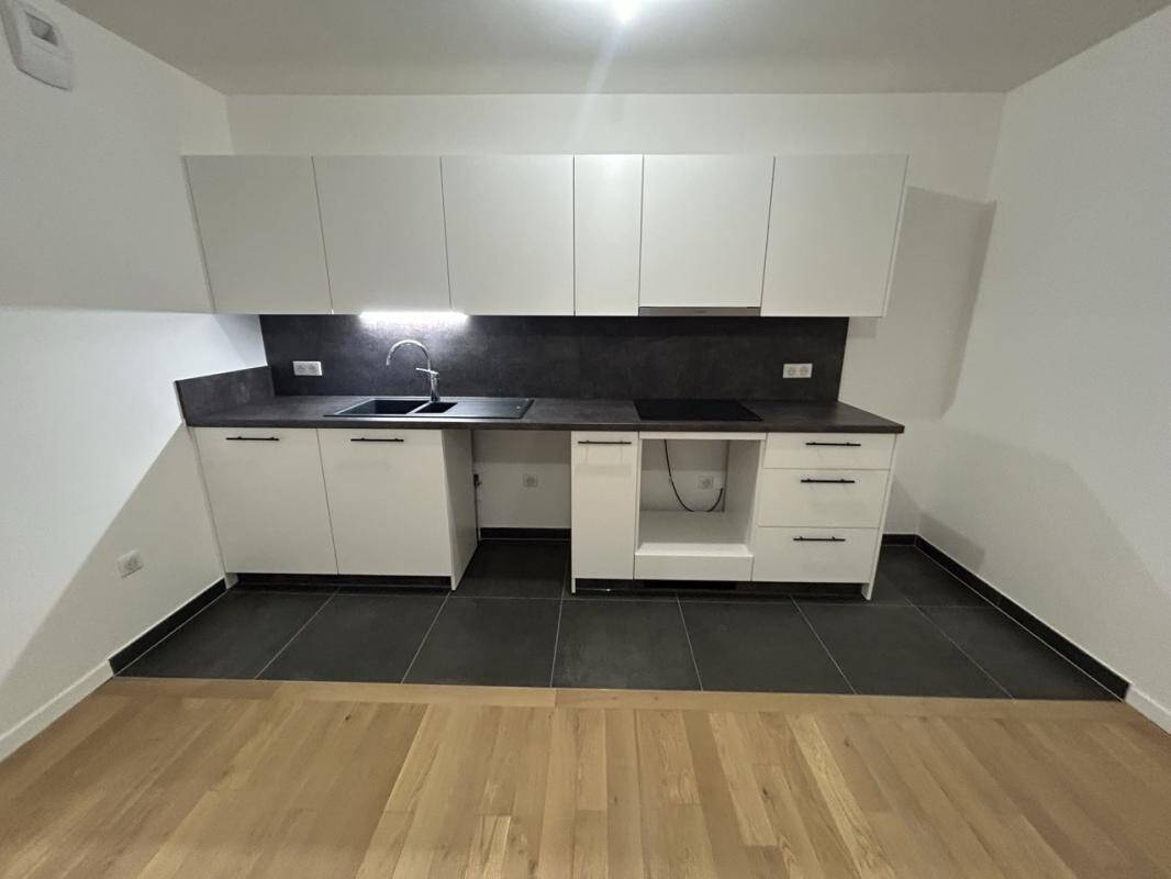Maison à louer, 78m², COURBEVOIE