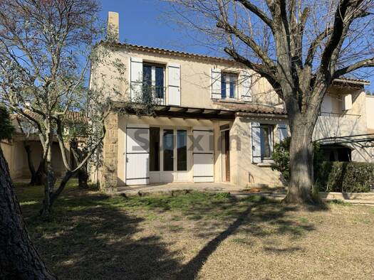 Villa à louer 1 420 € 5 pièces 3 chambres 128 m² 480 m² de terrain Uzès 30700