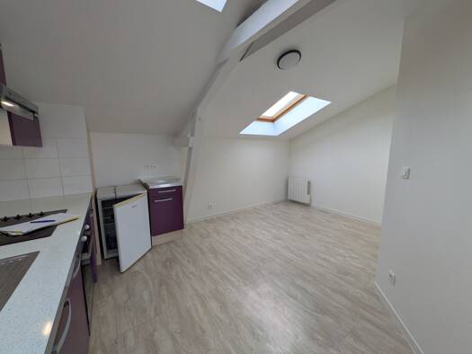 Appartement à louer 530 € 1 pièce 30 m² Étage 2/2 Clermont-Ferrand 63000