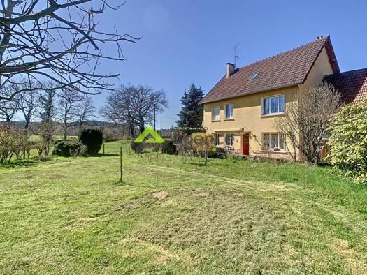 Maison à vendre 168 900 € 6 pièces 3 chambres 130 m² 2 142 m² de terrain Rive Gauche Aubusson 23200