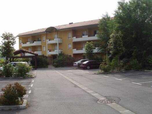 Appartement à vendre 66 000 € 3 pièces 2 chambres 51 m² RDC/2 Est Saint-Gaudens 31800