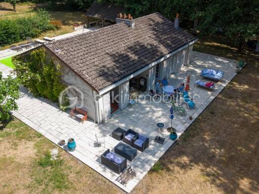 Maison à vendre 523 200 € 12 pièces 6 chambres 260 m² 144 524 m² de terrain Vicq-sur-Nahon 36600