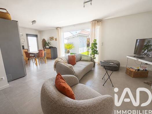 Maison de plain-pied à vendre 310 000 € 4 pièces 2 chambres 83 m² 286 m² de terrain Talence 33400