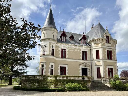 Château à vendre 2 900 000 € 20 pièces 13 chambres 600 m² 740 000 m² de terrain Condom 32100