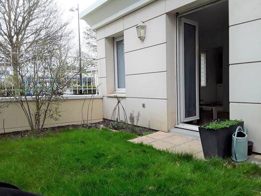 Appartement à louer 778 € 1 pièce 29 m² RDC Village Doumer Carrières-sur-Seine 78420