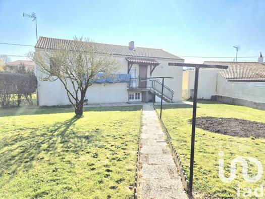 Maison à vendre 195 000 € 4 pièces 3 chambres 87 m² 656 m² de terrain La Ferrière 85280