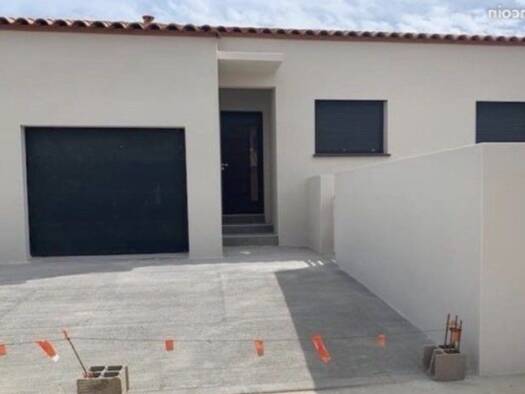 Maison de plain-pied à vendre - Première occupation 182 400 € 3 pièces 2 chambres 60 m² 200 m² de terrain Ponteilla 66300