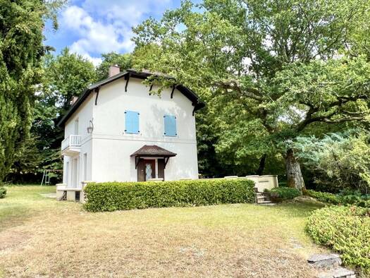 Demeure à vendre 340 000 € 5 pièces 3 chambres 114 m² 2 658 m² de terrain Chazey-Bons 01300