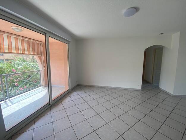 Appartement à vendre 264 000 € 3 pièces 2 chambres 62 m² 1er étage Le Fort Six-Fours-les-Plages 83140