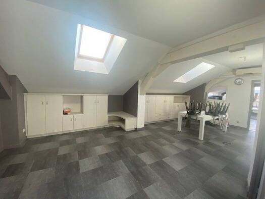 Appartement à louer 780 € 3 pièces 3 chambres 77,2 m² Étage 4/4 Feurs 42110