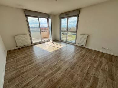Appartement à vendre 268 000 € 4 pièces 3 chambres 83 m² Étage 4/6 Le Point du Jour-Centre Gare Cergy 95800