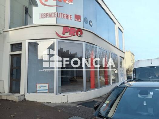 Local commercial à louer 2 550 € 300 m² de surface de vente Centre Ville Louviers 27400