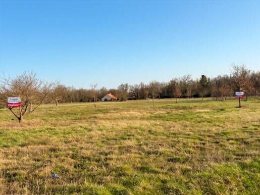 Terrain constructible à vendre 23 500 € 1 350 m² de terrain Châtres-sur-Cher 41320
