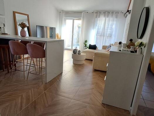 Maison à vendre 379 000 € 4 pièces 2 chambres 66 m² 120 m² de terrain Sud Le Grau-du-Roi 30240