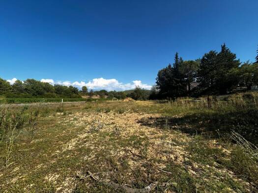 Terrain constructible à vendre 202 350 € 2 064 m² de terrain Grambois 84240