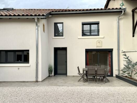 Maison à louer 1 150 € 3 pièces 2 chambres 62,8 m² 70 m² de terrain Messimy-sur-Saône 01480