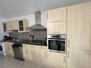 Appartement à louer 1 100 € 3 pièces 2 chambres 66,2 m² Étage 1/1 Nord Est Meythet 74960