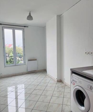 Appartement à louer 500 € 1 pièce 20 m² 1er étage Forêt Vélizy-Villacoublay 78140