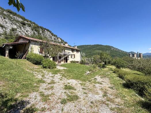 Maison à vendre - neuf 455 000 € 9 pièces 7 chambres 229 m² Ouest Foix 09000