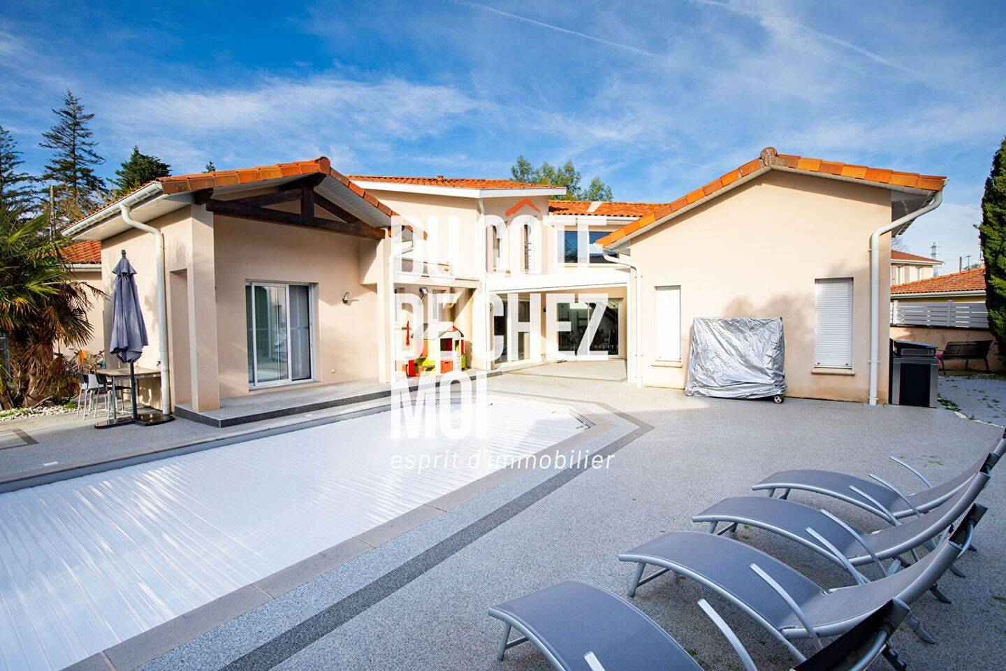 Maison à vendre, 214m², SAINT MAURICE DE GOURDANS