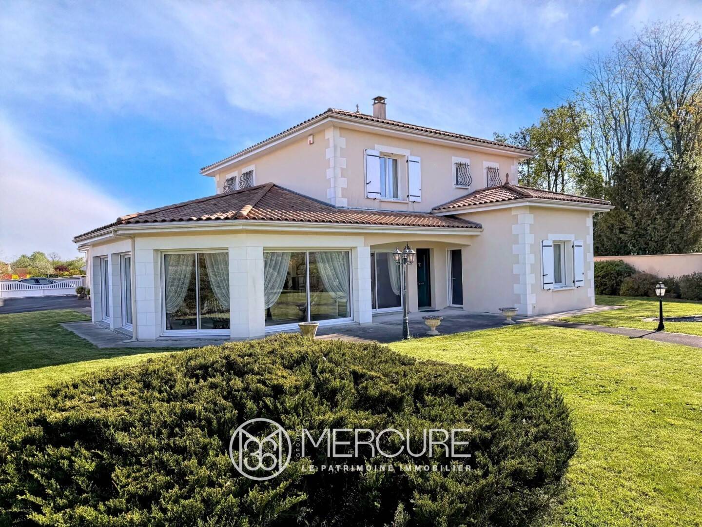 Maison à vendre, 318m², NEUVILLE DE POITOU