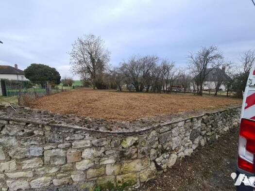 Terrain constructible à vendre 33 000 € 1 565 m² de terrain Sepmes 37800