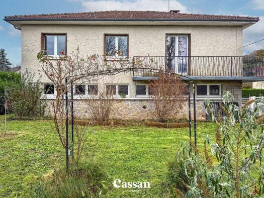 Maison à vendre 158 999 € 5 pièces 4 chambres 97 m² 679 m² de terrain Jussac 15250