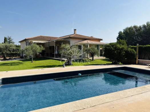 Maison de plain-pied à vendre 525 000 € 4 pièces 3 chambres 114 m² Saint Antoine L'Isle-sur-la-Sorgue 84800