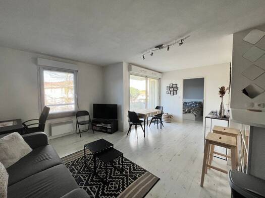 Appartement à vendre 149 900 € 2 pièces 1 chambre 45 m² Étage 2/5 Seilh 31840